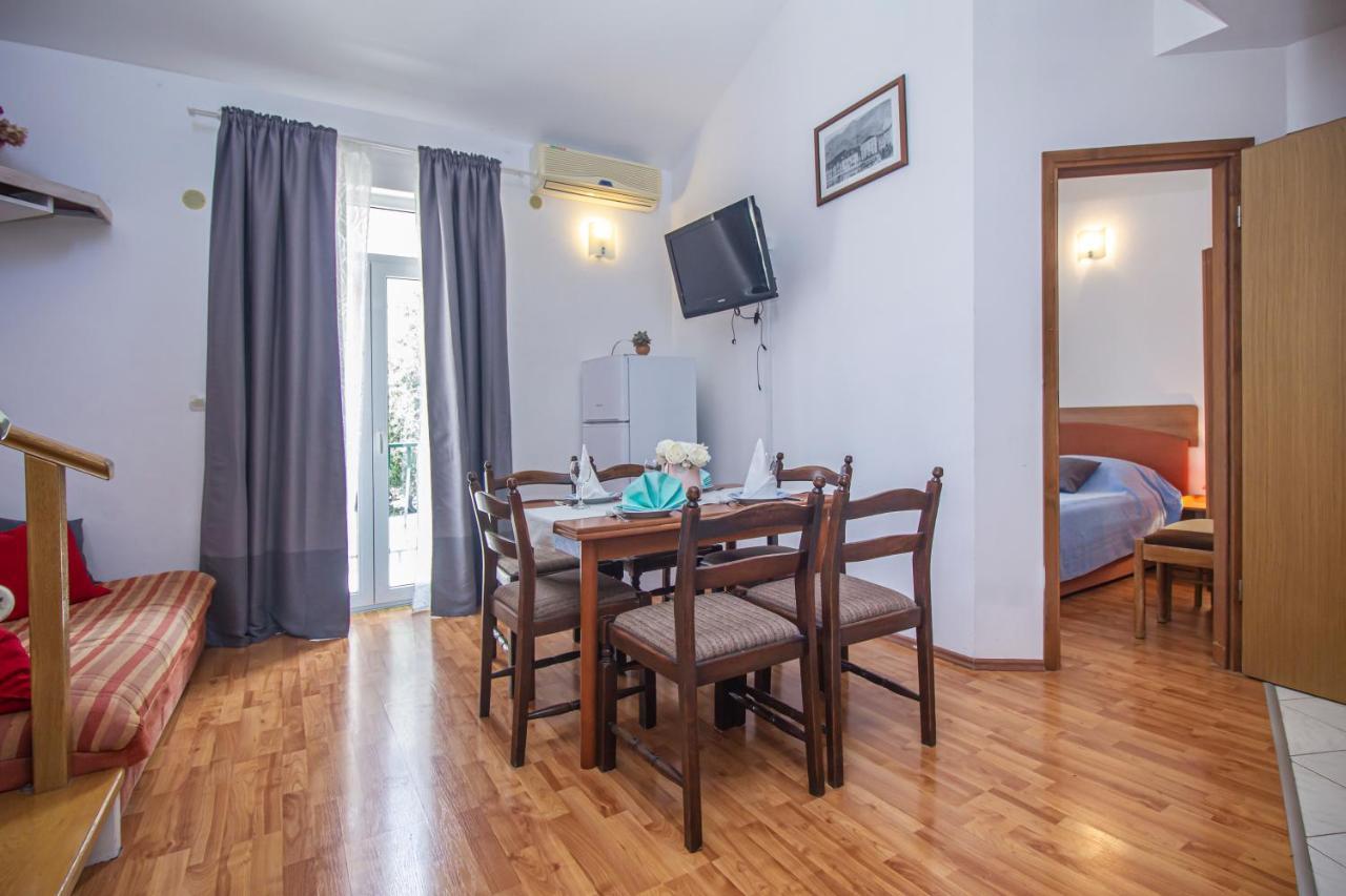 Apartments Branka Makarska Exteriör bild